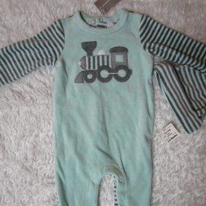 ADORABLE NWT FIRST IMPRESSIONS VELOUR FOOTIE W/HAT, Green/Gray Combo 3-6M
